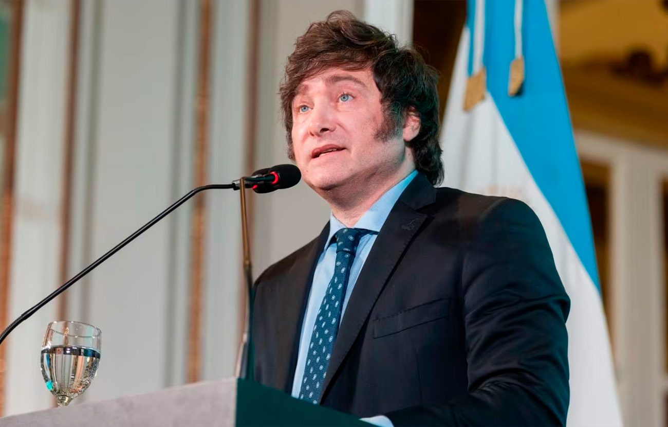 Javier Milei confirmó que dará de baja 70mil contratos de empleados públicos 
