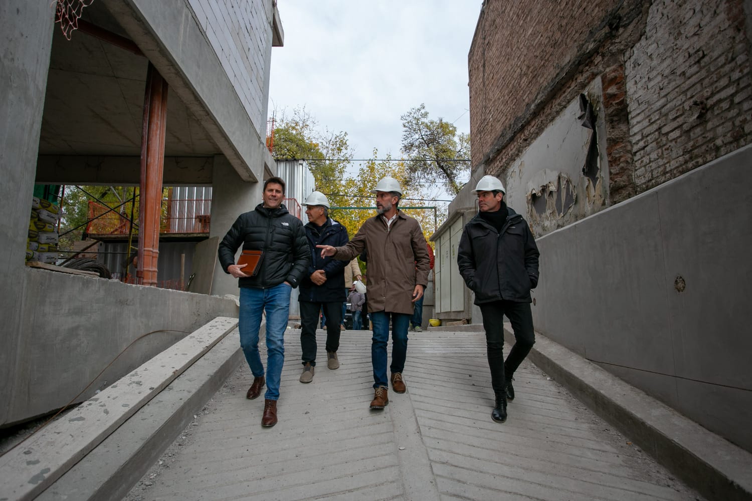 El intendente de Ciudad recorrió la construcción de la Torre Allegra en la Quinta Sección 