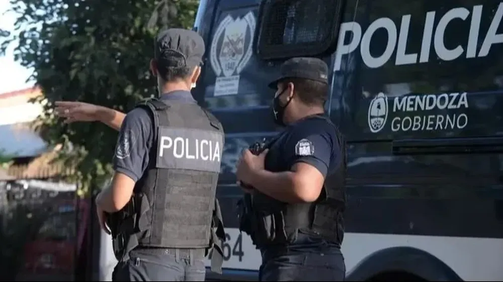 Un menor de 12 años jugaba en la plaza del Campo Papá en medio de un tiroteo y recibió un disparo