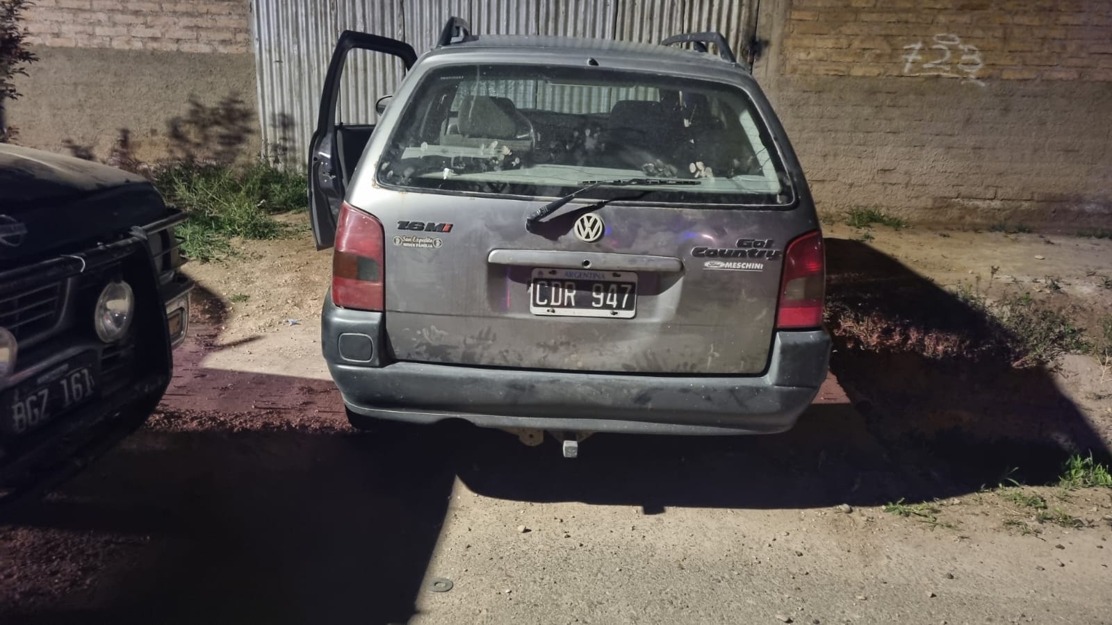 Insólita persecución en Luján de Cuyo: Le roban el auto, los sigue en bicicletaa y los alcanza cuando caen en una acequia