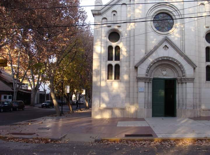 Retiraron de su cargo al profesor que recomendó una novela polémica a sus alumnos en un colegio privado