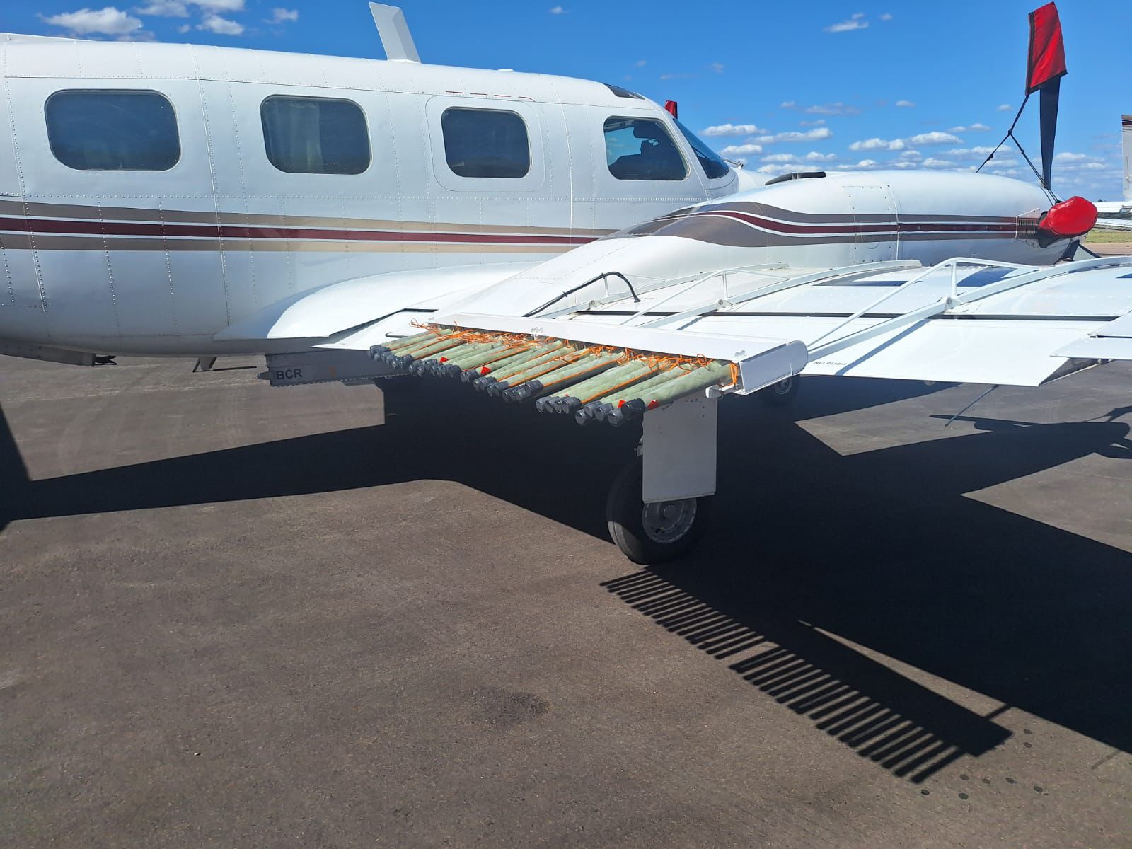 Aviones antigranizo operan contra tormentas en el sur provincial