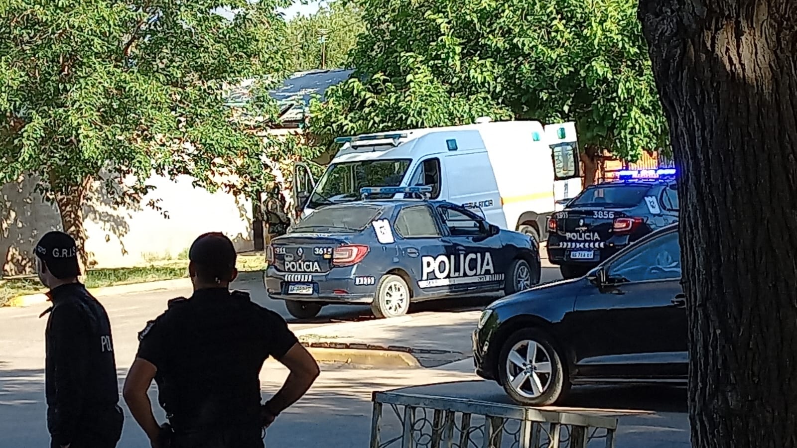Redujeron a un hombre atrincherado en Las Heras: amenazaba con quitarse la vida