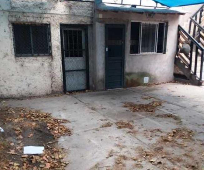 Movimientos sospechosos en un hotel clausurado por prostitución: ¿Qué ocurre en el edificio expropiado por el Estado?