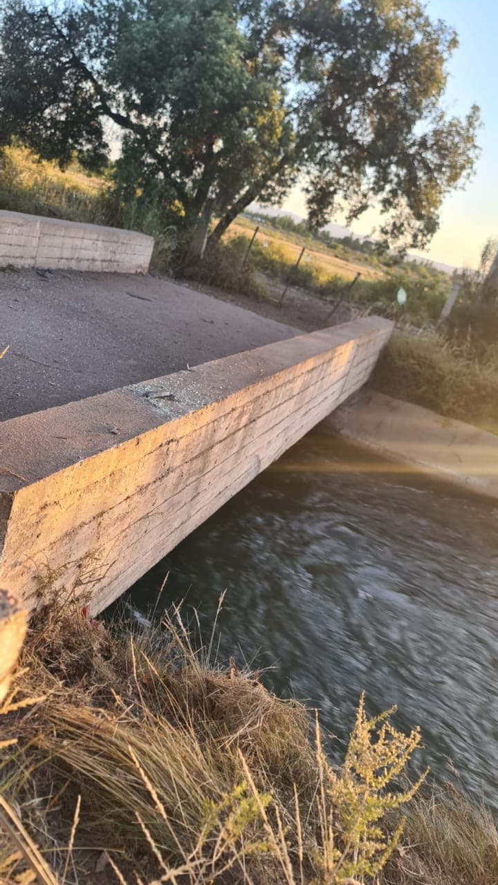 San Rafael: Hallaron un cadáver y restos de un vehículo en un canal