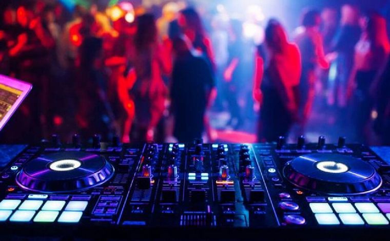 Fiestas privadas en Mendoza: Defensa del Consumidor exige transparencia en el pago de SADAIC