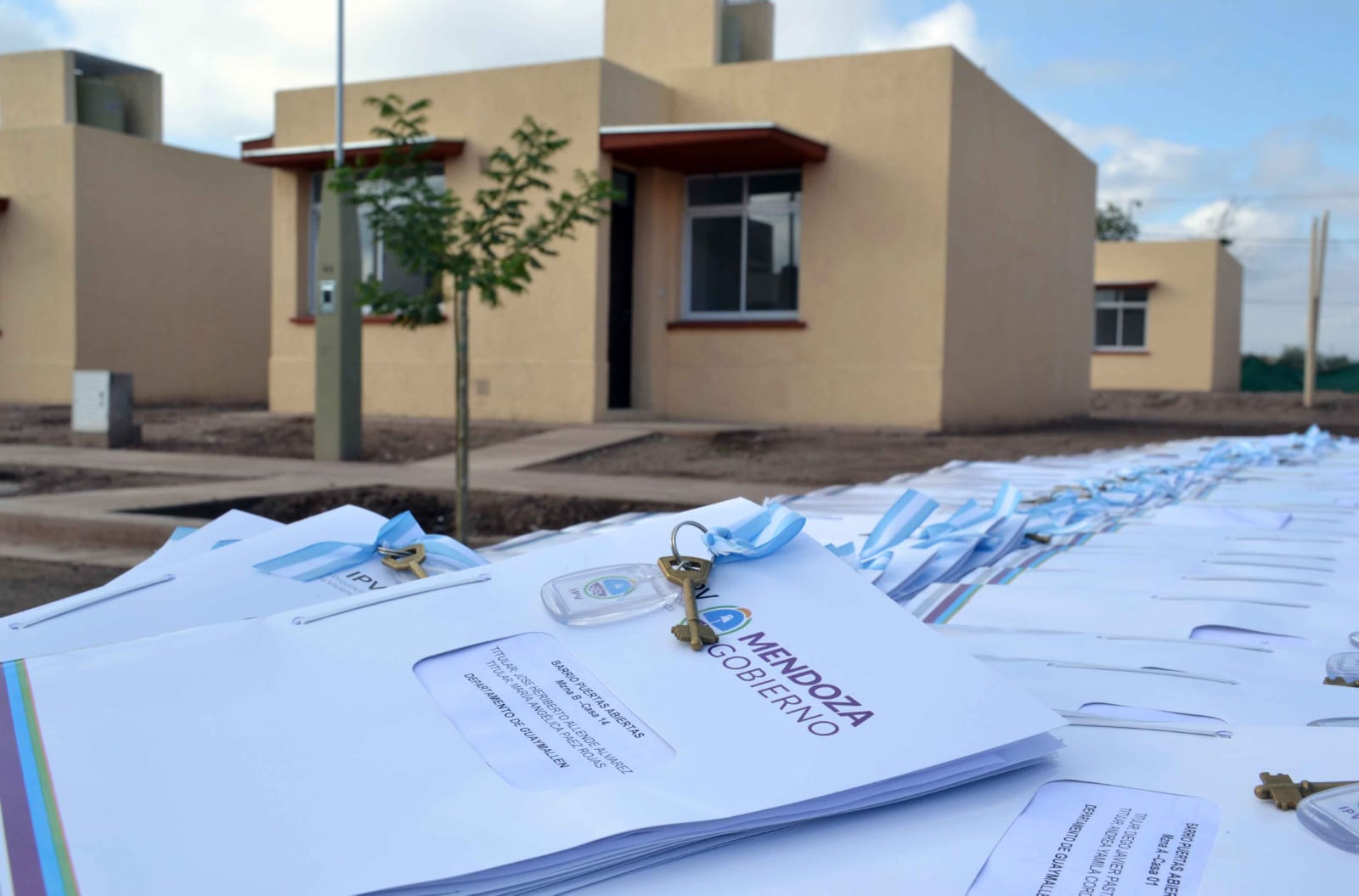 14 familias de Guaymallen recibieron sus viviendas y continúan con las obras