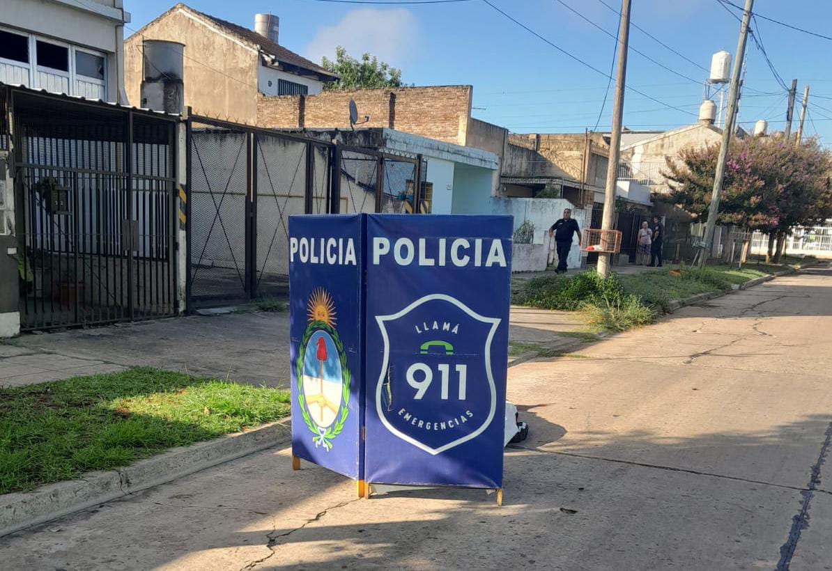 Dos delincuentes murieron al intentar asaltar a un policía federal