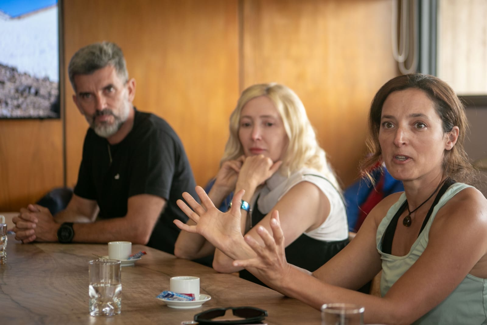 El Intendente de Ciudad recibio a las hijas del andinista Guillermo Vieiro
