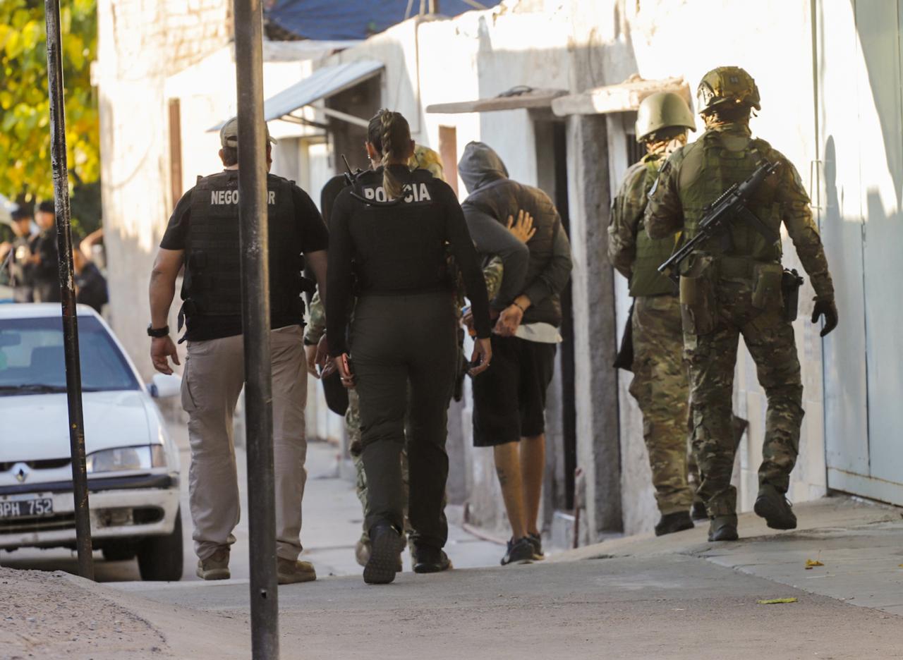 Rescataron a dos mujeres tras una toma de rehenes en en Barrio La Gloria de Godoy Cruz