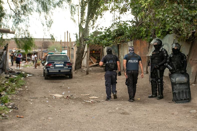 Megaoperativo en el asentamiento Castro: detenidos y secuestro de drogas