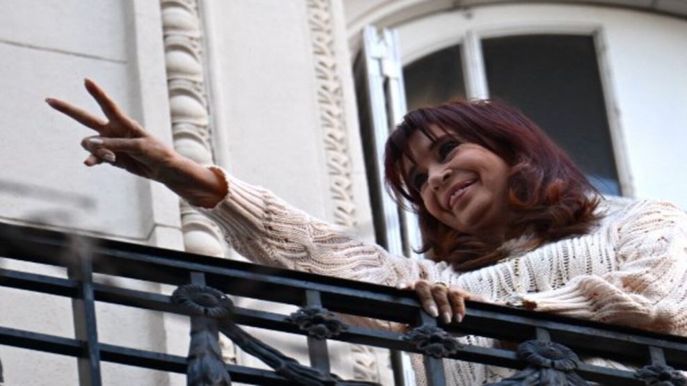 Gremios de Mendoza organizan viajes a Buenos Aires para acompañar a Cristina Kirchner en su presentación en Comodoro Py