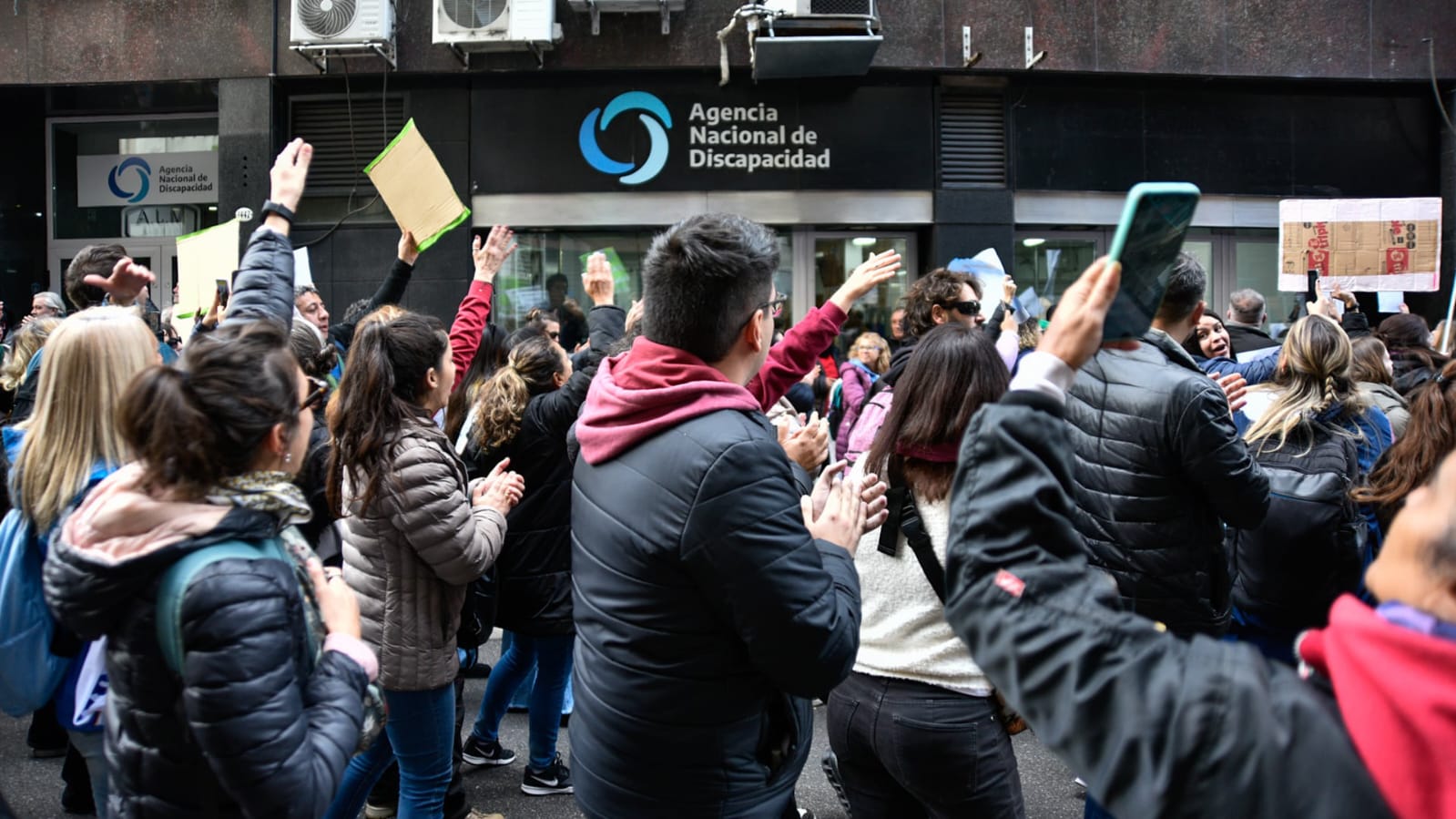 El Gobierno dio de baja más de 80.000 pensiones por discapacidad: denuncian irregularidades