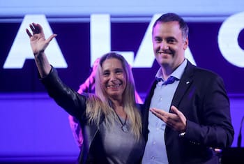 El Gobierno nacional denunció una operación de inteligencia ilegal tras la difusión de audios de Karina Milei