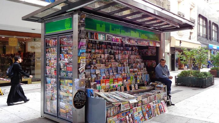 Adiós a un regimén histórico: cambia la forma de vender diarios y revistas en la calle
