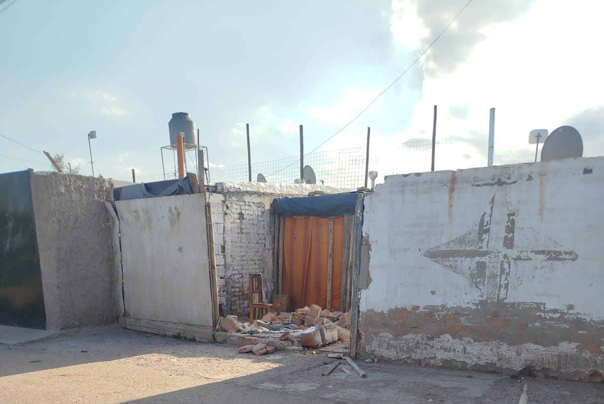 Tragedia en Guaymallén: una niña de tres años murió tras el derrumbe de una pared provocado por una moto