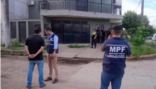 Hallaron descuartizado a un contador dentro del freezer de su casa 