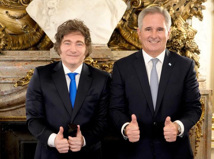 Asumió el nuevo Canciller de Argentina Pablo Quirno frente a Javier Milei