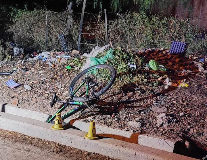 Un joven de 23 años murió tras caer a una acequia mientras circulaba en bicicleta