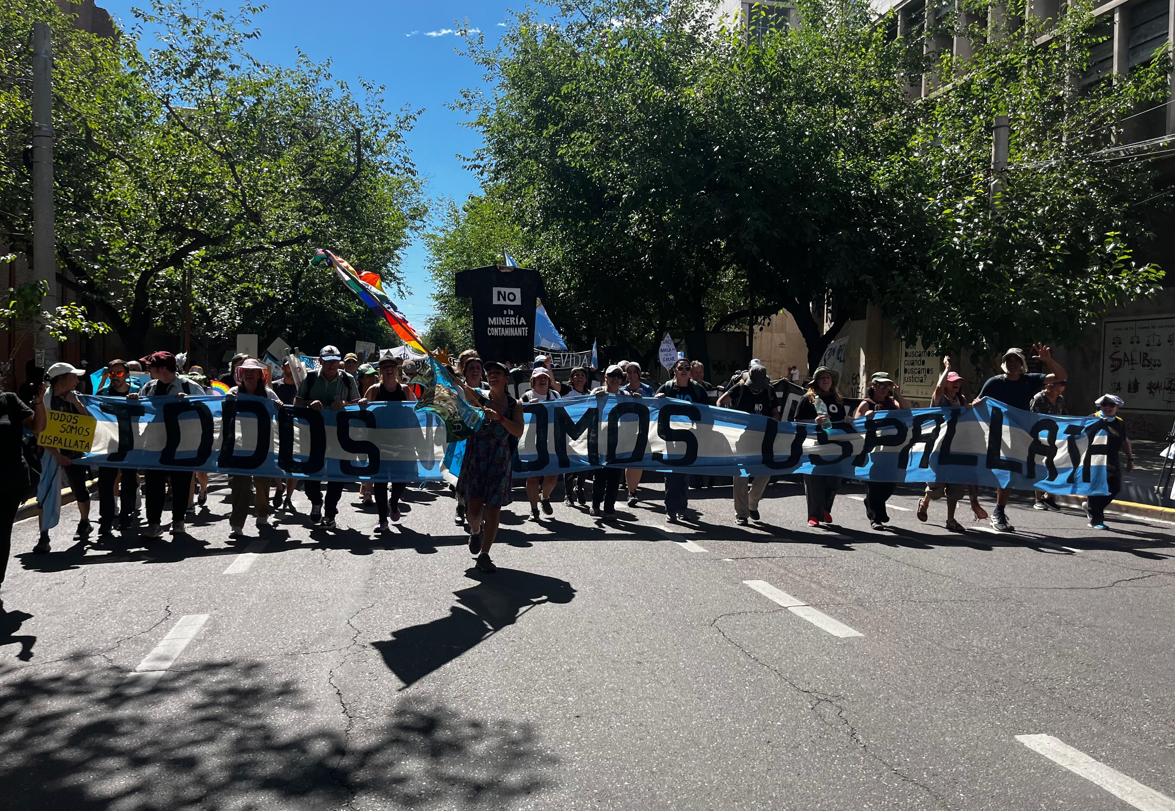 Fuerte operativo e intensas marchas en la previa a la votación del paquete minero en Mendoza