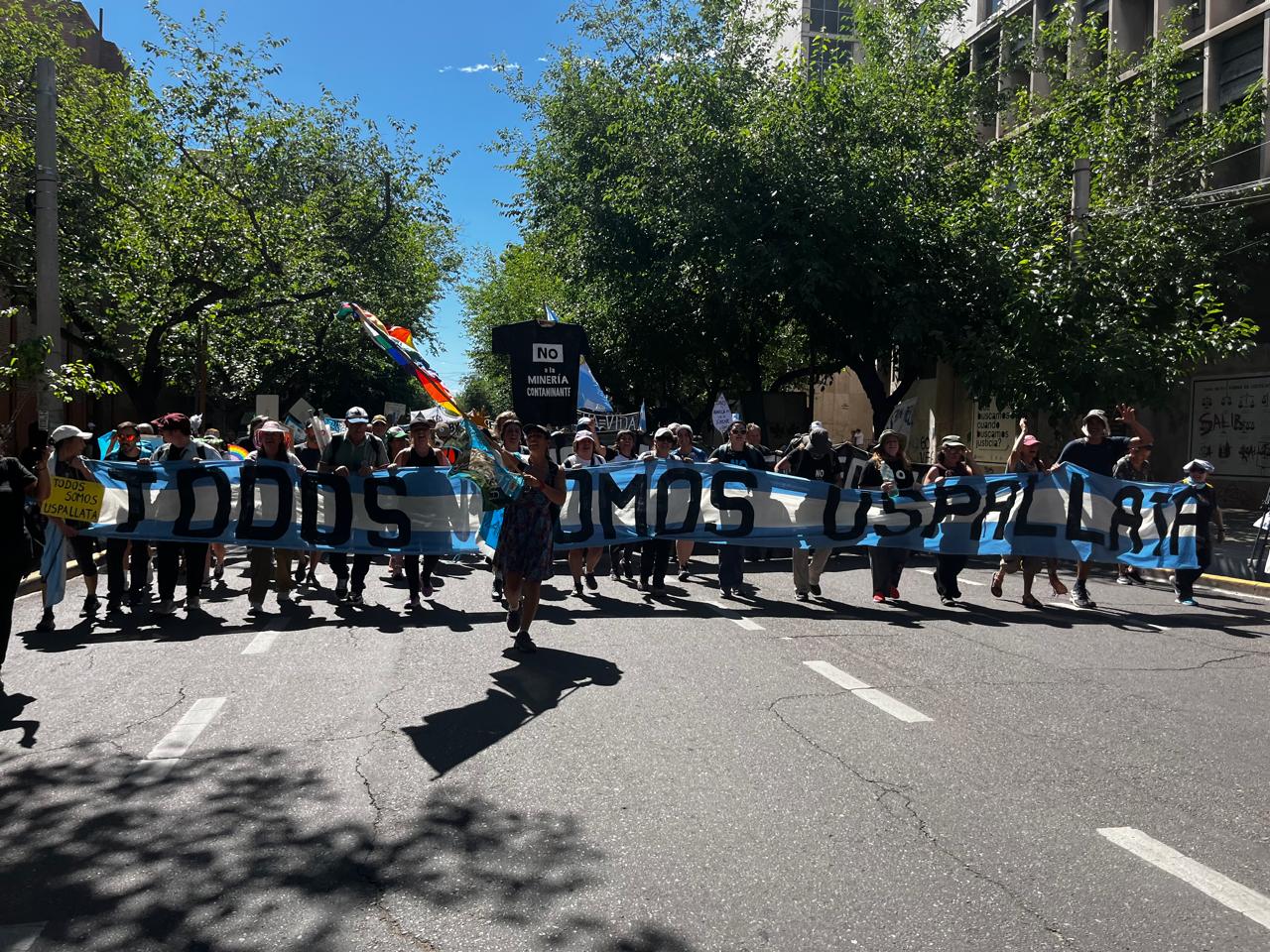 Continúan las protestas contra las nuevas leyes mineras en Mendoza