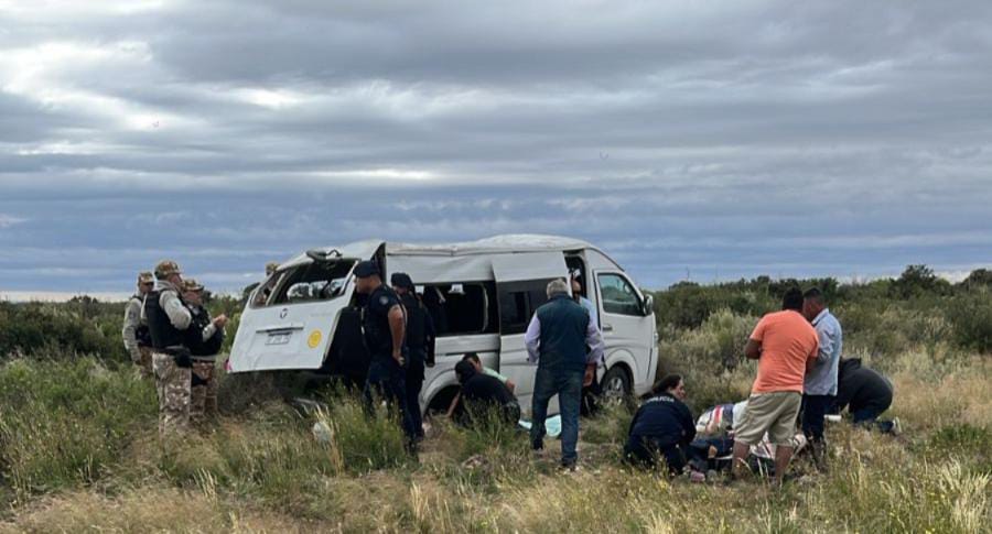 Vuelco de una traffic con feligreses y religiosos: falleció una mujer de 80 años y hay un niño gravemente herido