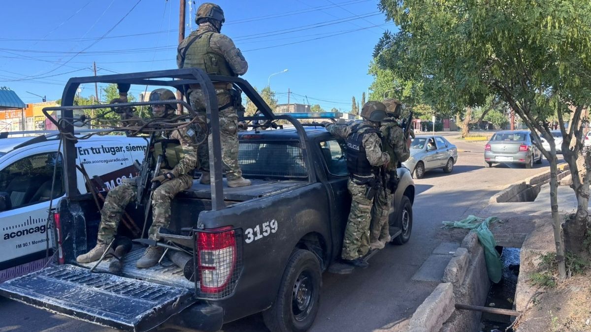 Megaoperativo policial en Las Heras: múltiples allanamientos y detenidos