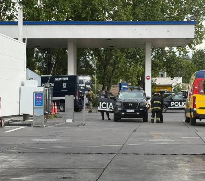 Una mujer policía se atrincheró y ya fue asistida en una estación de servicio de Godoy Cruz