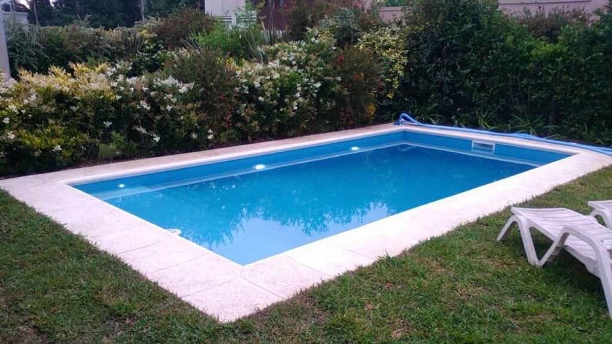 Dramático rescate en Luján: una nena de dos años cayó a una pileta y se encuentran realizándole rcp