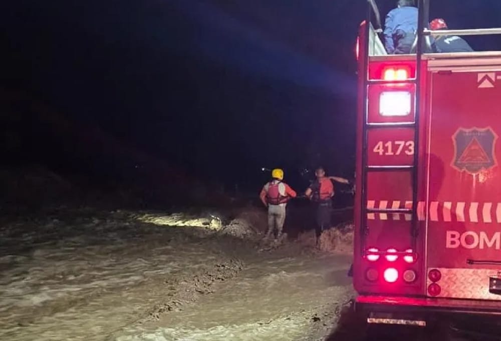 Rescataron a una pareja tras ser arrastrada por la crecida en Luján de Cuyo