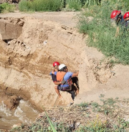 Peligrosa caída de una mujer en Las Heras
