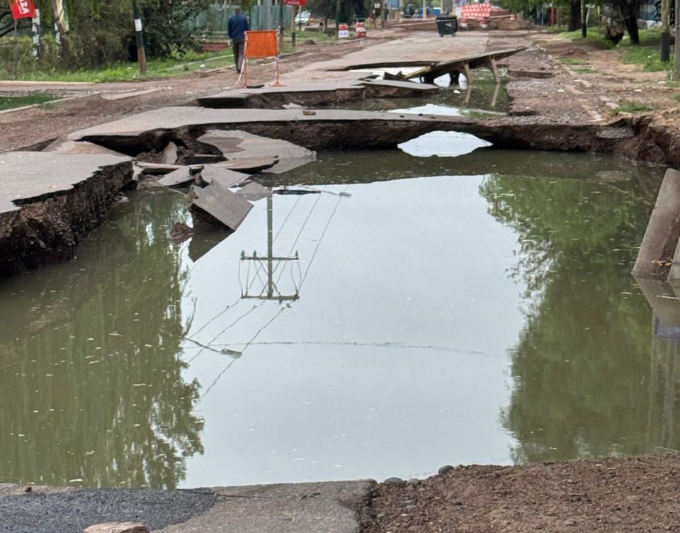 Guaymallén declara emergencia ambiental y sanitaria por el colapso cloacal en calle Tirasso