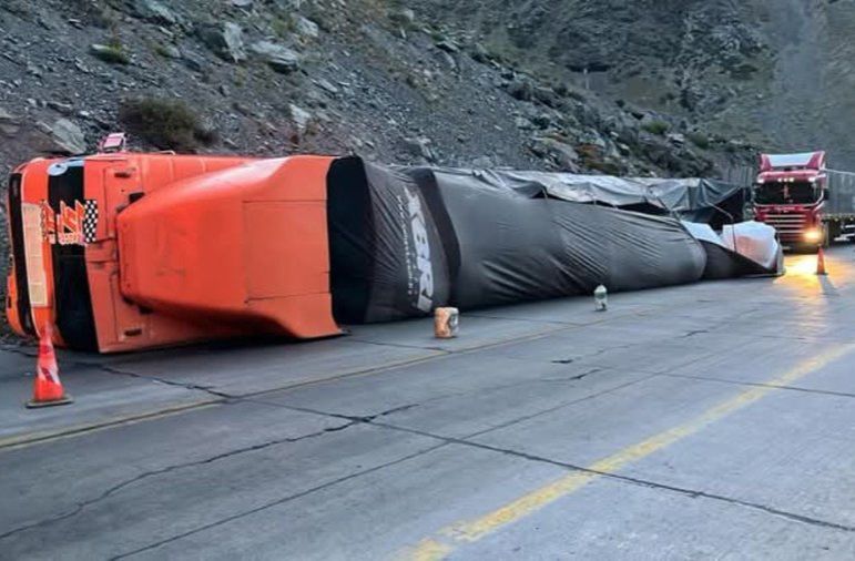 Desafortunado accidente de un camión en Uspallata
