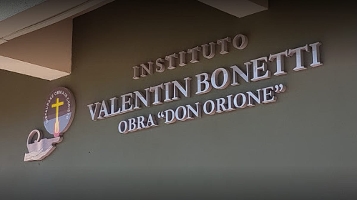 Tragedia en Godoy Cruz: murió un alumno tras descompensarse en la escuela Valentín Bonetti
