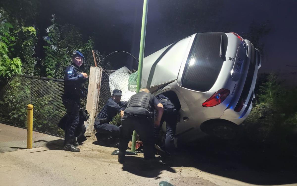Tragedia en Junín: una joven murió tras un violento choque contra un poste