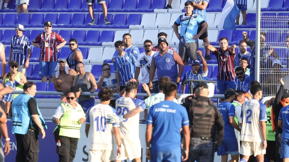 10 hinchas de Godoy Cruz fueron sancionados y no podrán ingresar al Gambarte por 2 años