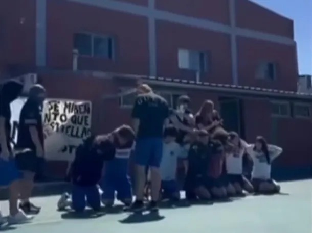 Alarmante simulacro en una presentación escolar
