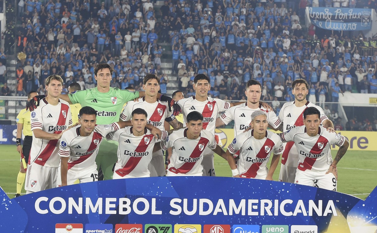 Con uno menos, River Plate igualó en su debut por Sudamericana