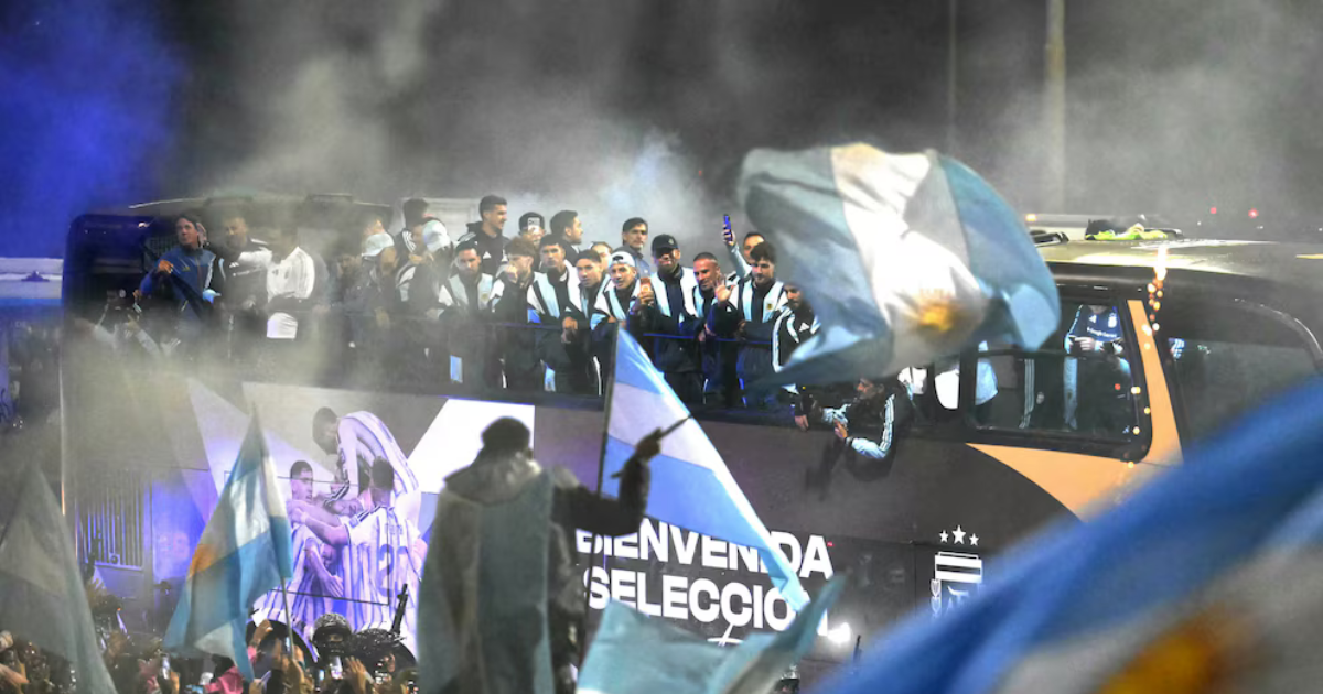 Así se vivió el emotivo homenaje de la Selección Argentina con los hinchas tras el subcampeonato